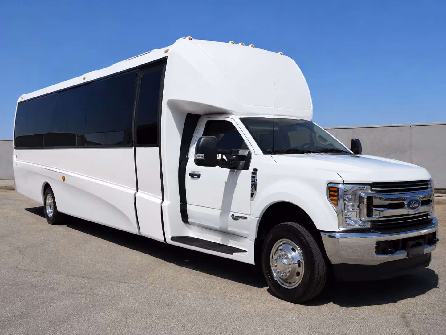 15 passenger minibus